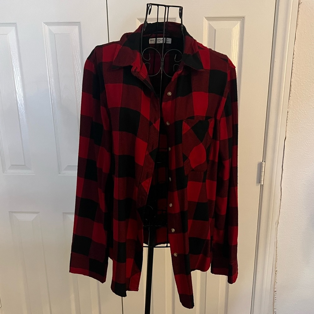 Arizona Jean Co. Red/Black Plaid Button Down - M